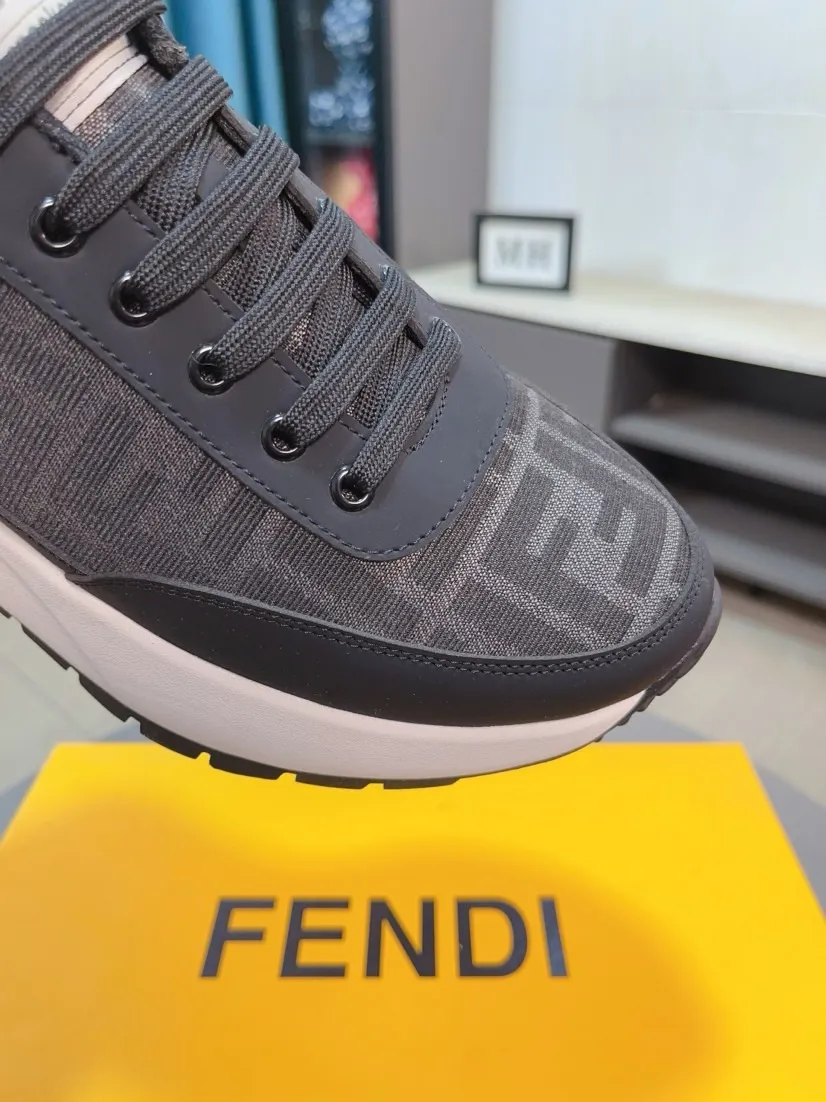 Men's Men's Shoes 💰438🌹🌹[fendi] Fendi's classic and comfortable men's, this complex sneaker is made of soft calfskin➕genuine leather lining➕original ultra-light rubber material with rough outsole. This unique light style is suitable for the casual and refined sensibility of this season. It is comfortable and natural on the feet. It is an everyday style for casual travel in autumn and winter! 38/44